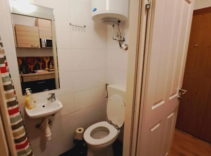 Daire Astoria 10 Minutes To Downtown Long Term Also Possible